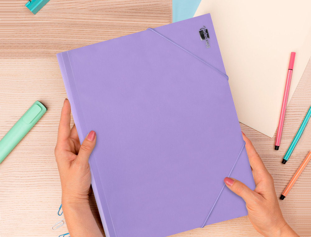 CARPETA LIDERPAPEL GOMAS TRES SOLAPAS POLIPROPILENO DIN A4 COLOR LAVANDA OPACO
