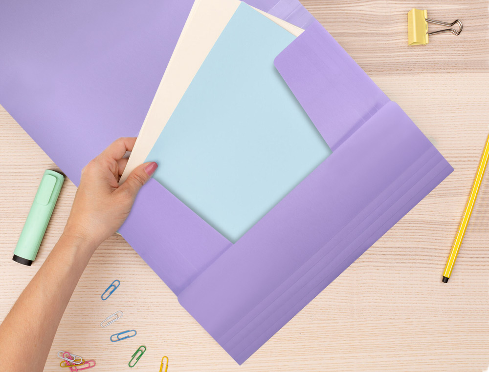 CARPETA LIDERPAPEL GOMAS TRES SOLAPAS POLIPROPILENO DIN A4 COLOR LAVANDA OPACO