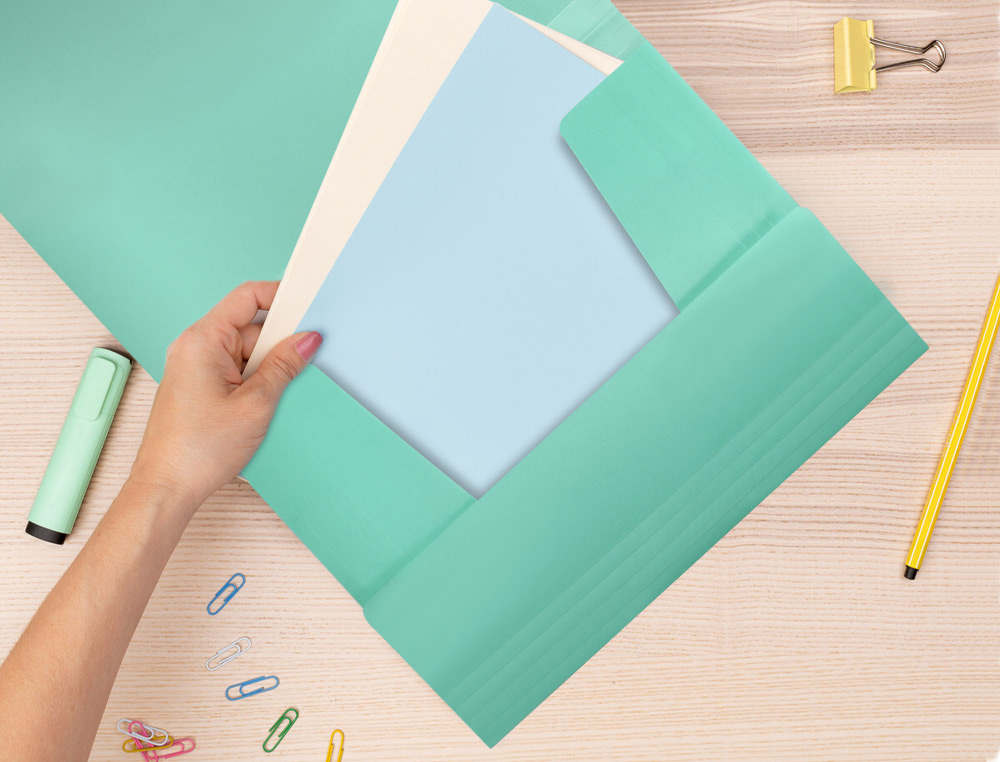 CARPETA LIDERPAPEL GOMAS TRES SOLAPAS POLIPROPILENO DIN A4 COLOR VERDE OPACO